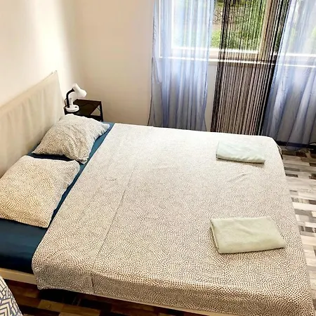 Andi Apartment *