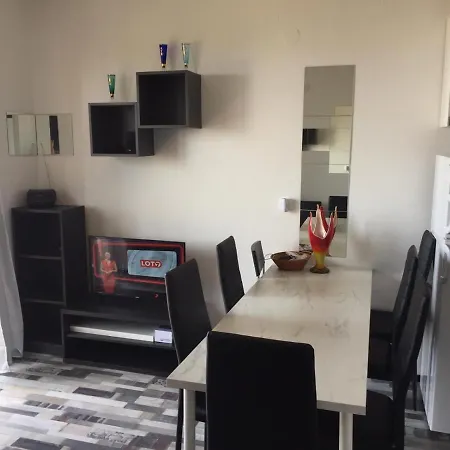Andi Apartment *