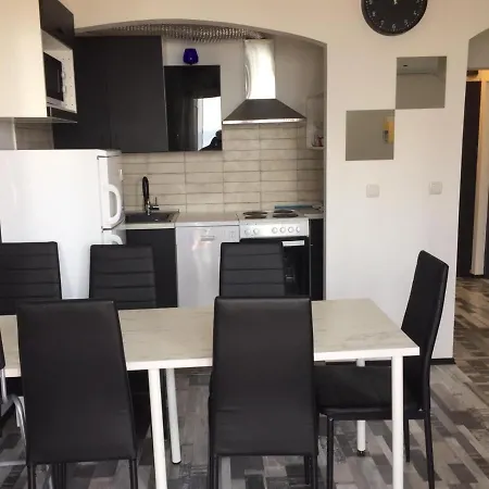 Andi Apartament *